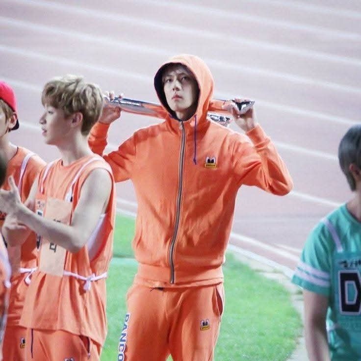 A moment captured by Sehun (EXO)'s fan