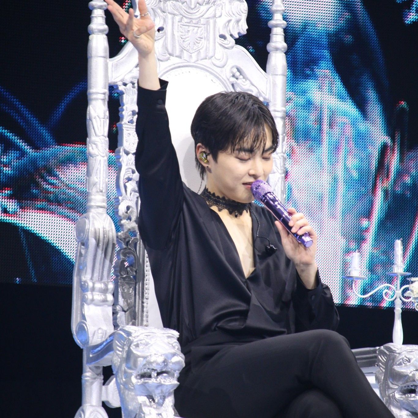 A moment captured by Xiumin (EXO)'s fan