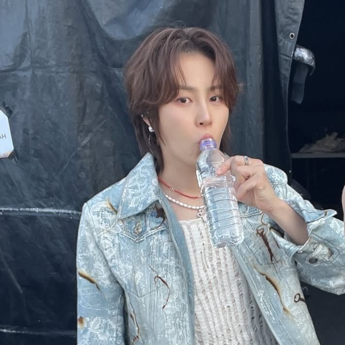 Behind-the-scenes cut of Ha Sungwoon