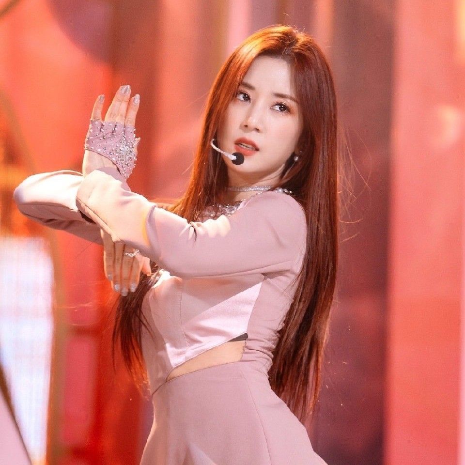 Potret di balik layar Park Chorong (Apink)