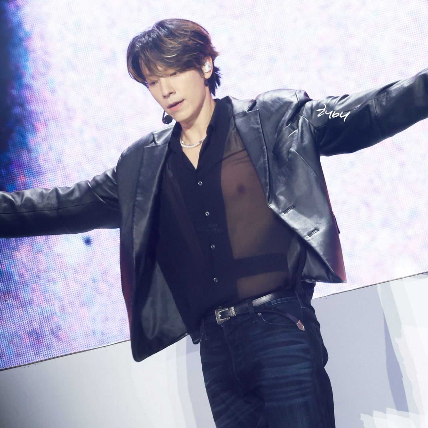 东海 (Super Junior)粉丝拍下的瞬间