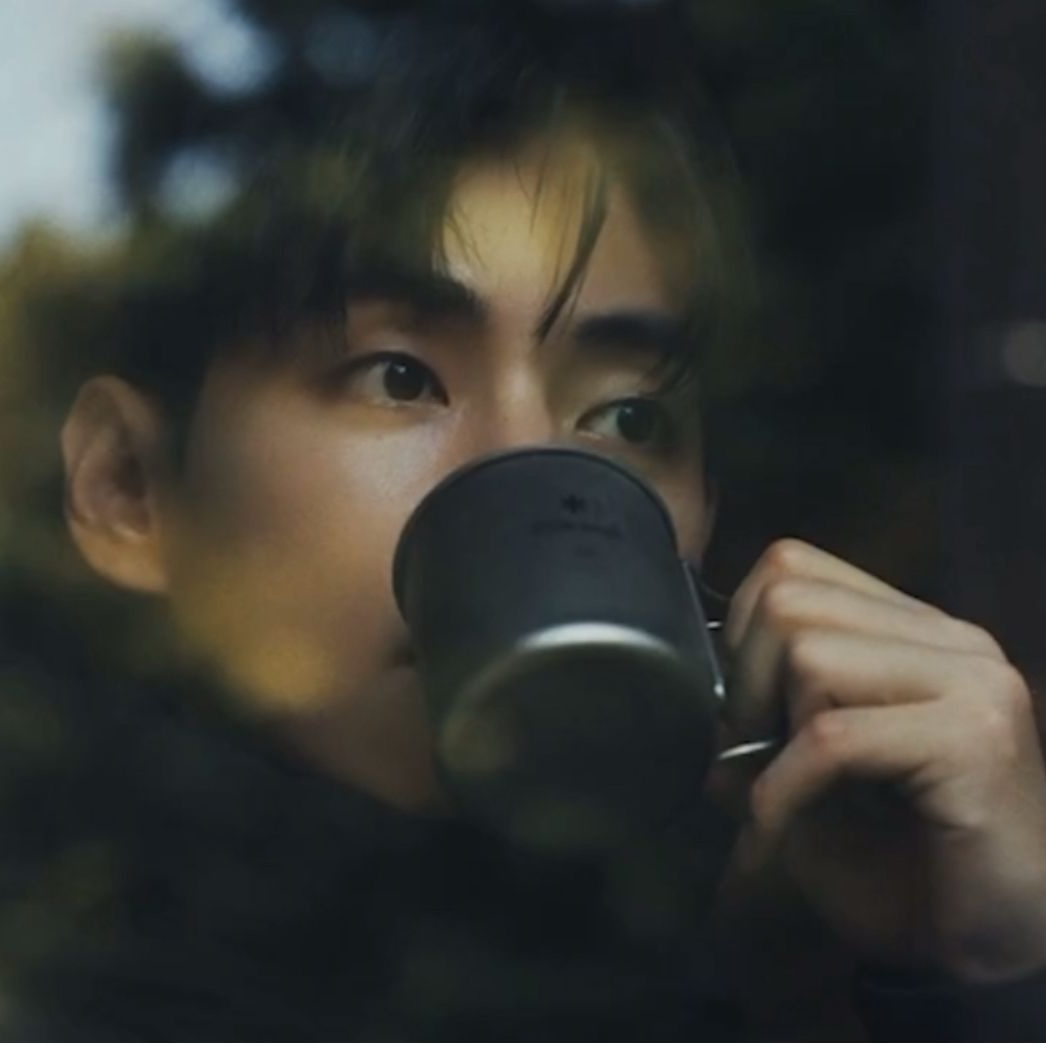 뷔 (방탄소년단)의 비하인드 컷