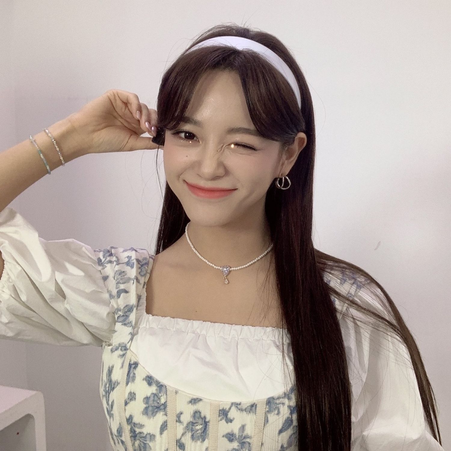 Behind-the-scenes cut of Sejeong