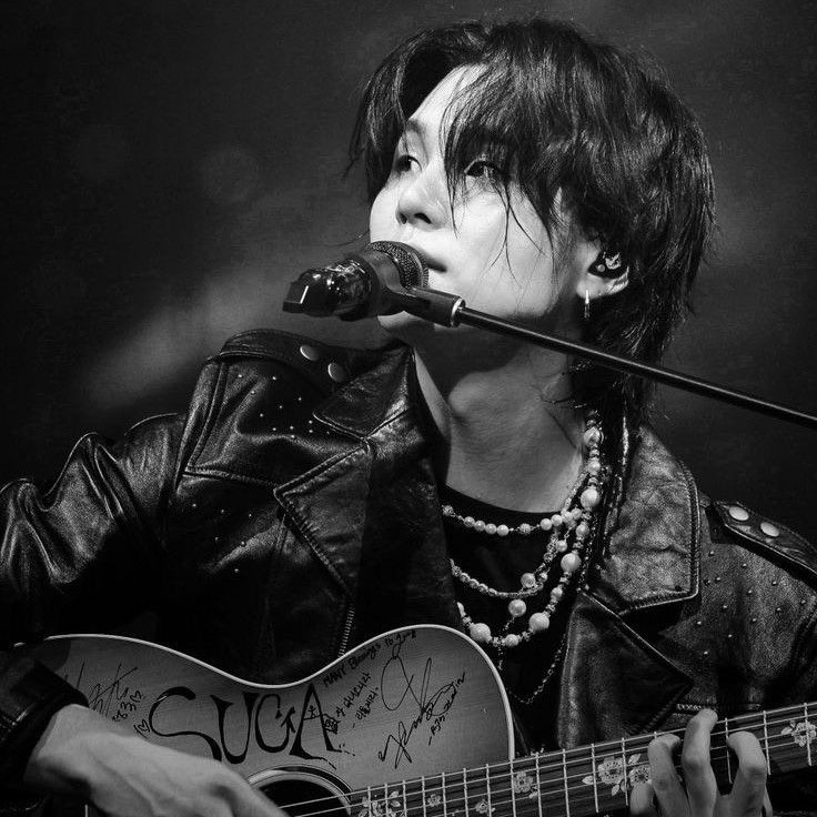 Latest photo of SUGA (BTS)