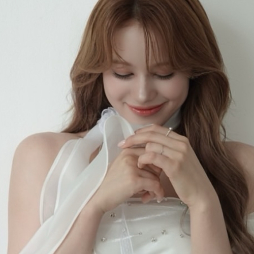 ニナ (NiziU)の舞台裏ショット