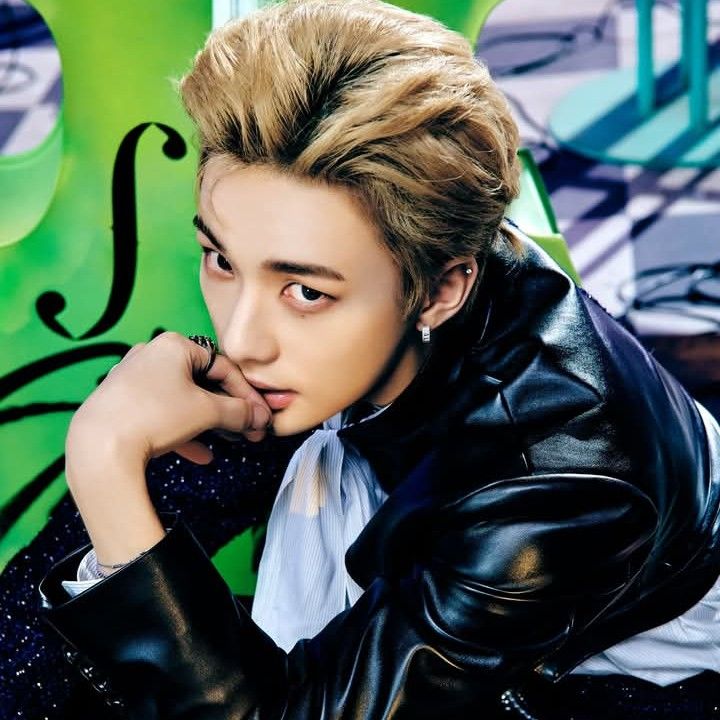 Foto terbaru Hyunjin (Stray Kids)