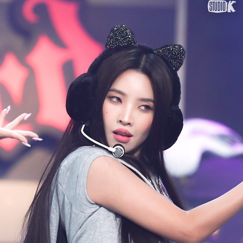 Behind-the-scenes cut of Soyeon (i-dle)