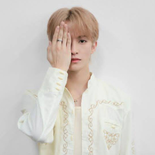 Behind-the-scenes cut of Mark (NCT 127, NCT DREAM)