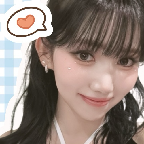 A moment captured by Kenmotsu Nano (IS:SUE)'s fan