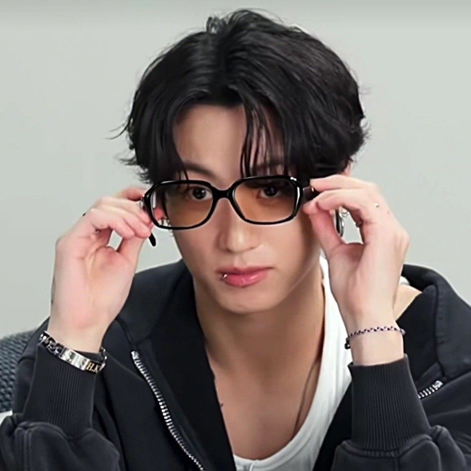 Latest photo of Jungkook (BTS)