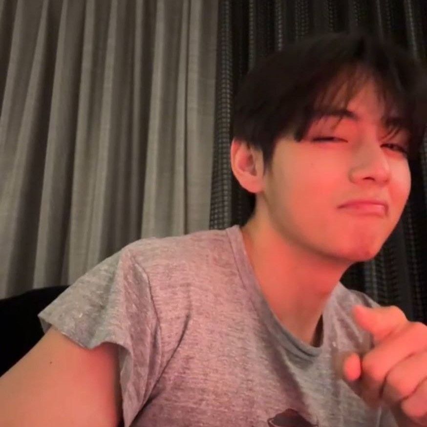 V (BTS)の最近の活動写真
