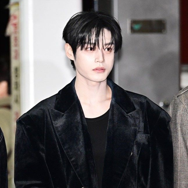 A moment captured by Kim Jiwoong (ZEROBASEONE)'s fan