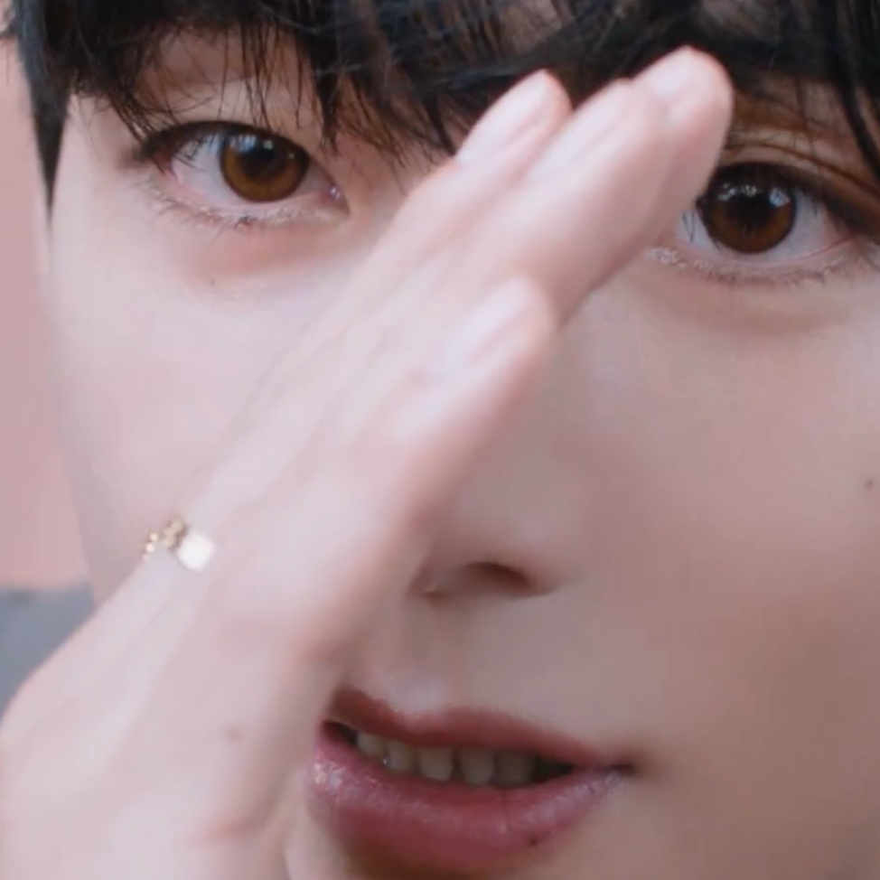 Recent activity shot of V (BTS)