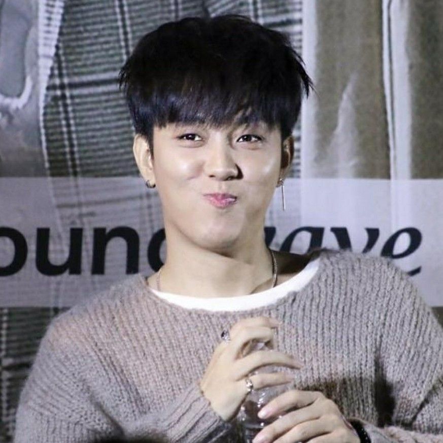 Foto aktivitas terbaru Eun Jiwon (SECHSKIES)