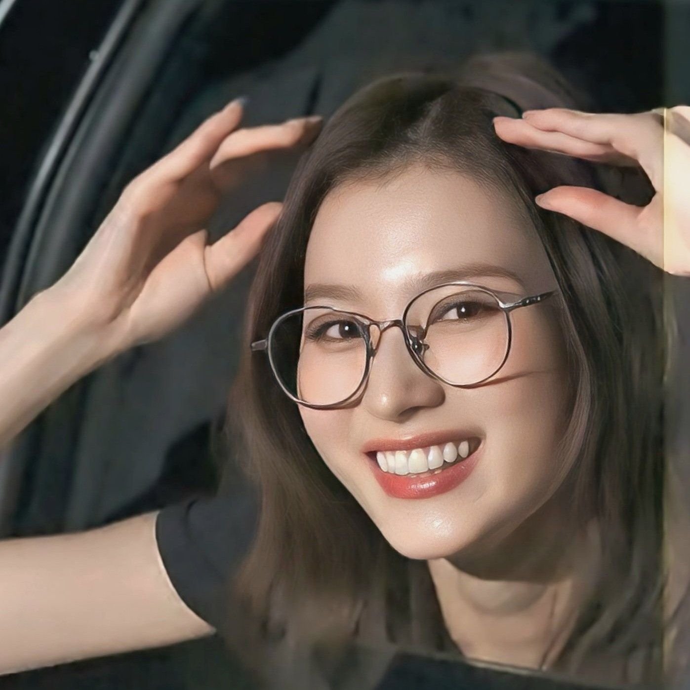 Latest photo of Sana (TWICE)