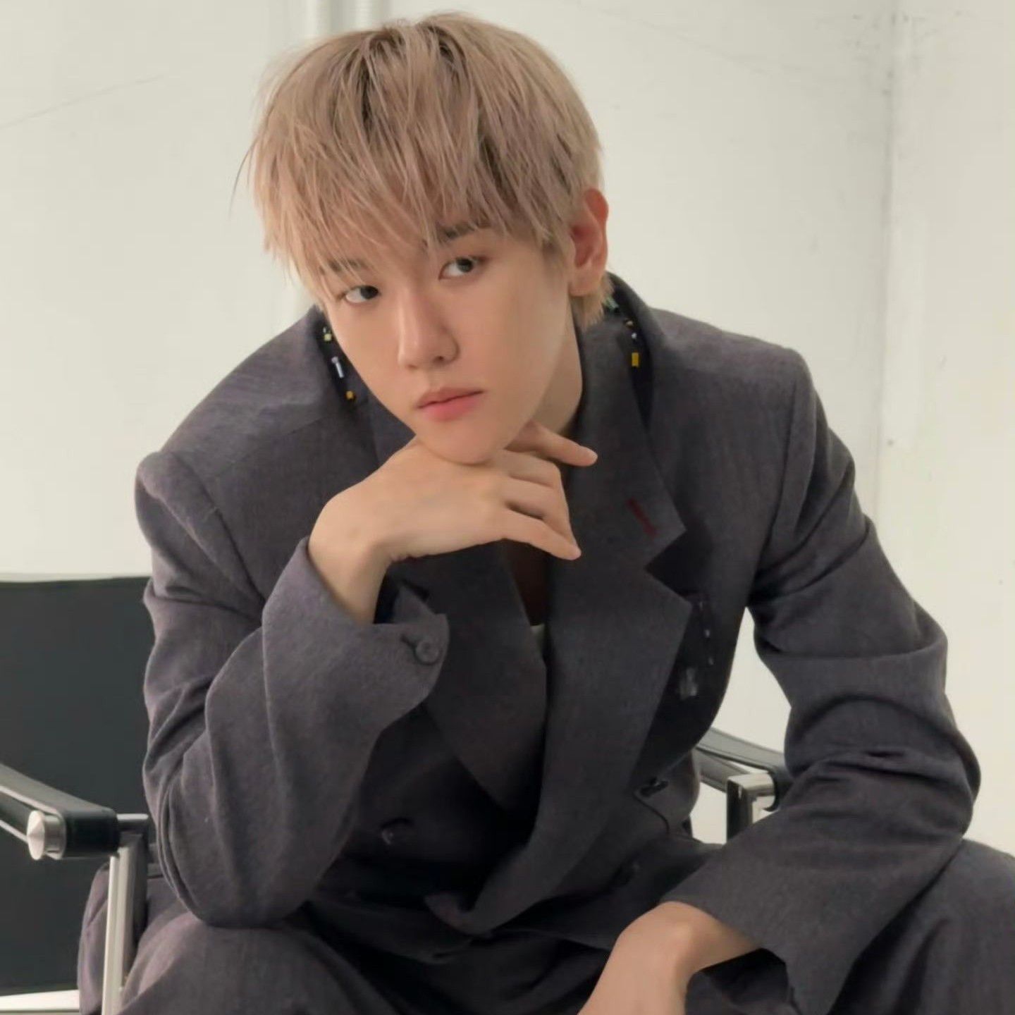 백현 (EXO)의 최신 사진