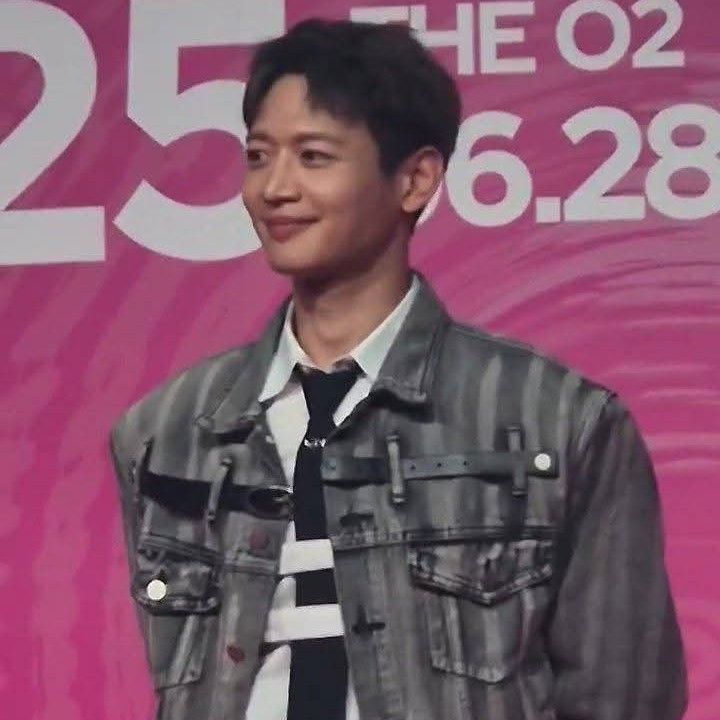 A moment captured by Minho (SHINee)'s fan