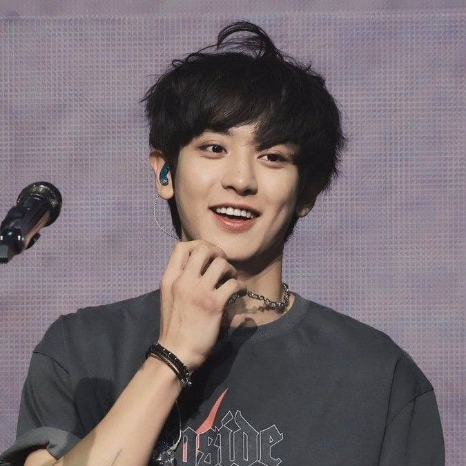 燦烈 (EXO)粉絲拍下的瞬間