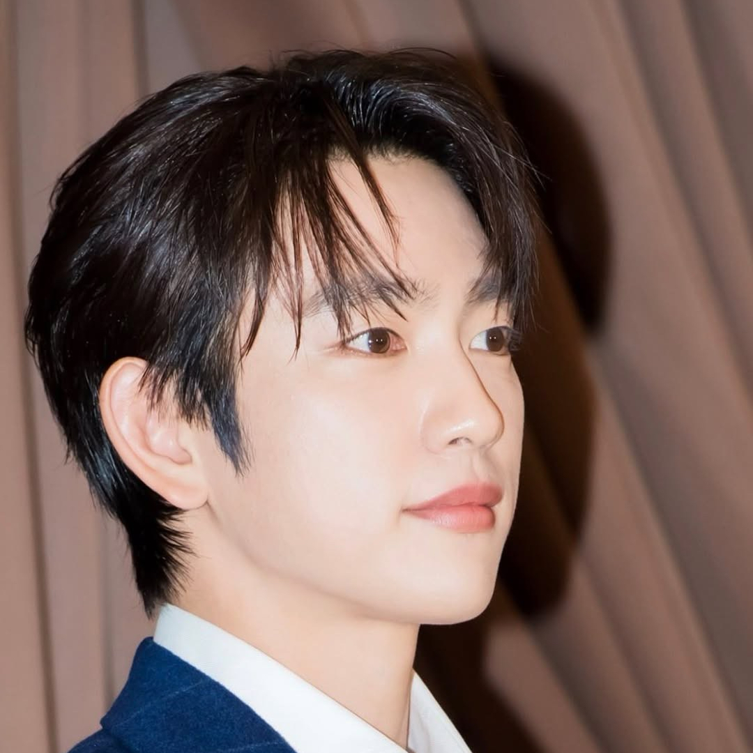 A moment captured by Jinyoung (GOT7)'s fan