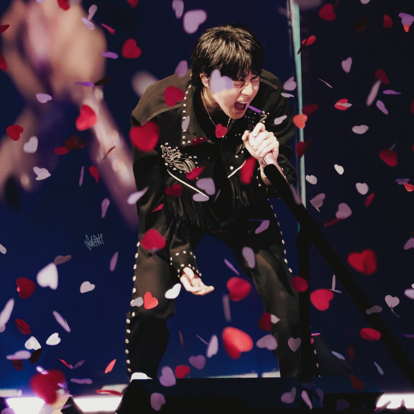 Momen yang diabadikan oleh penggemar Jin (BTS)