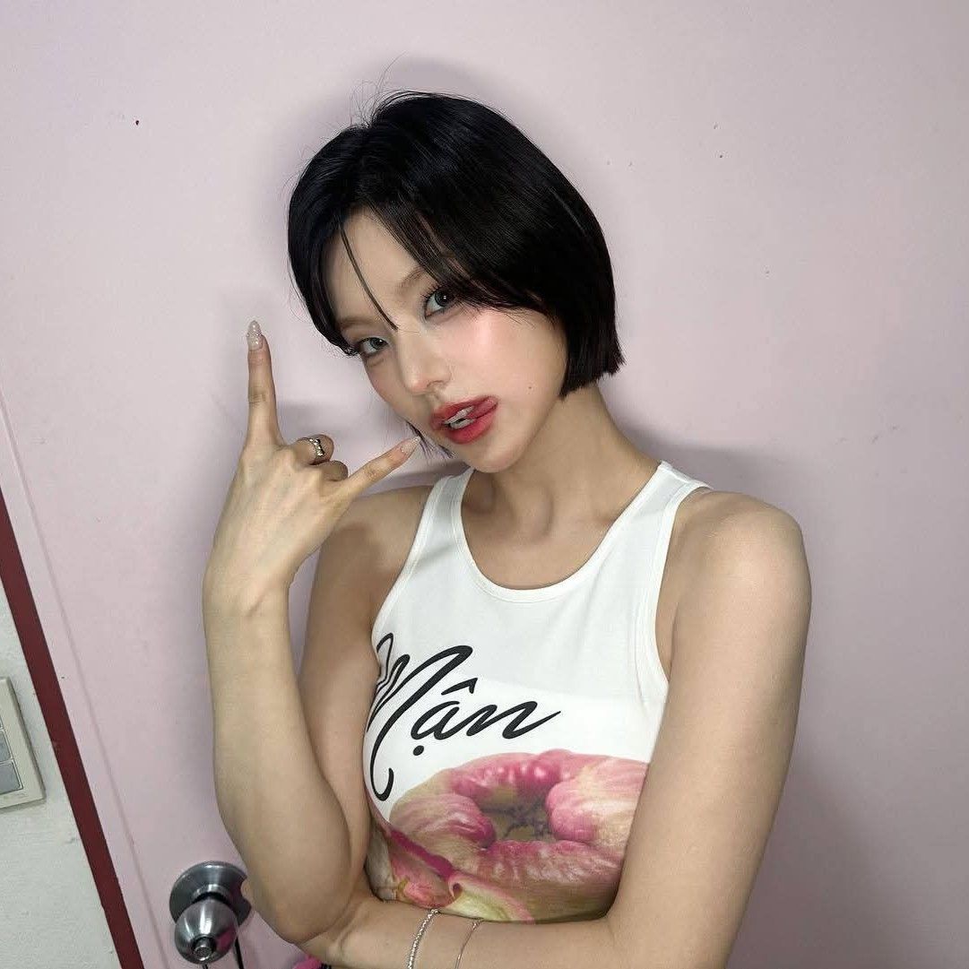Latest photo of Yeji (ITZY)