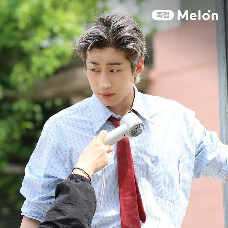 Foto aktivitas terbaru Han Seungwoo