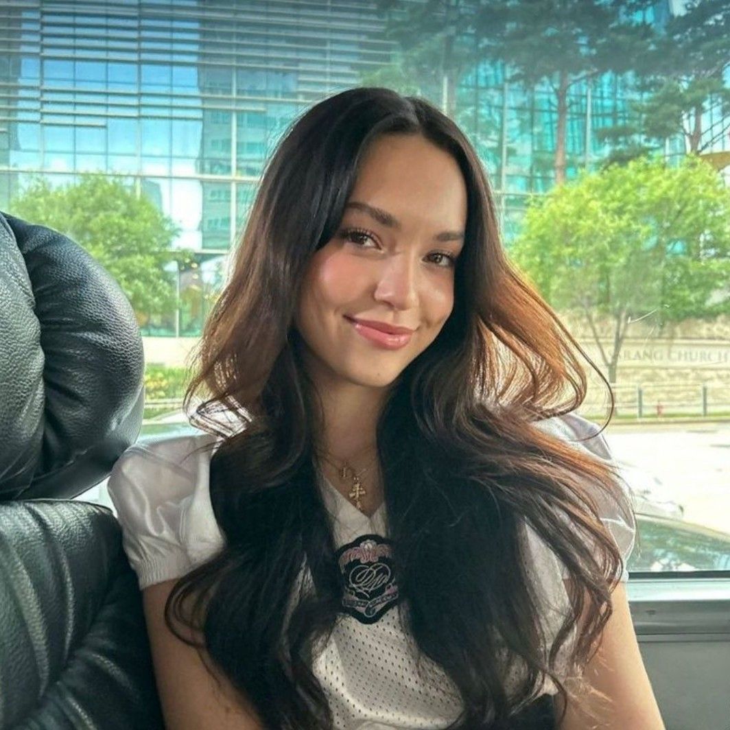 Recent activity shot of Daniela (KATSEYE)