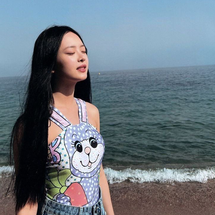 Recent activity shot of HANNI (NewJeans)