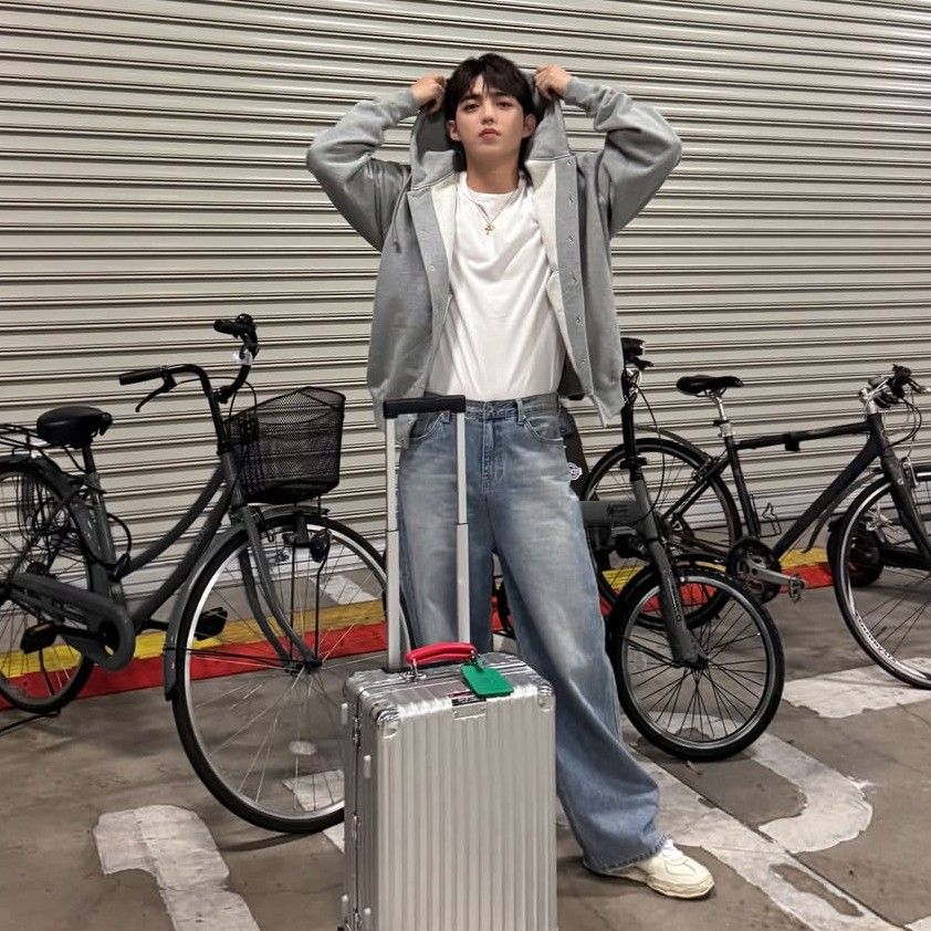 Latest photo of S.Coups (SEVENTEEN)