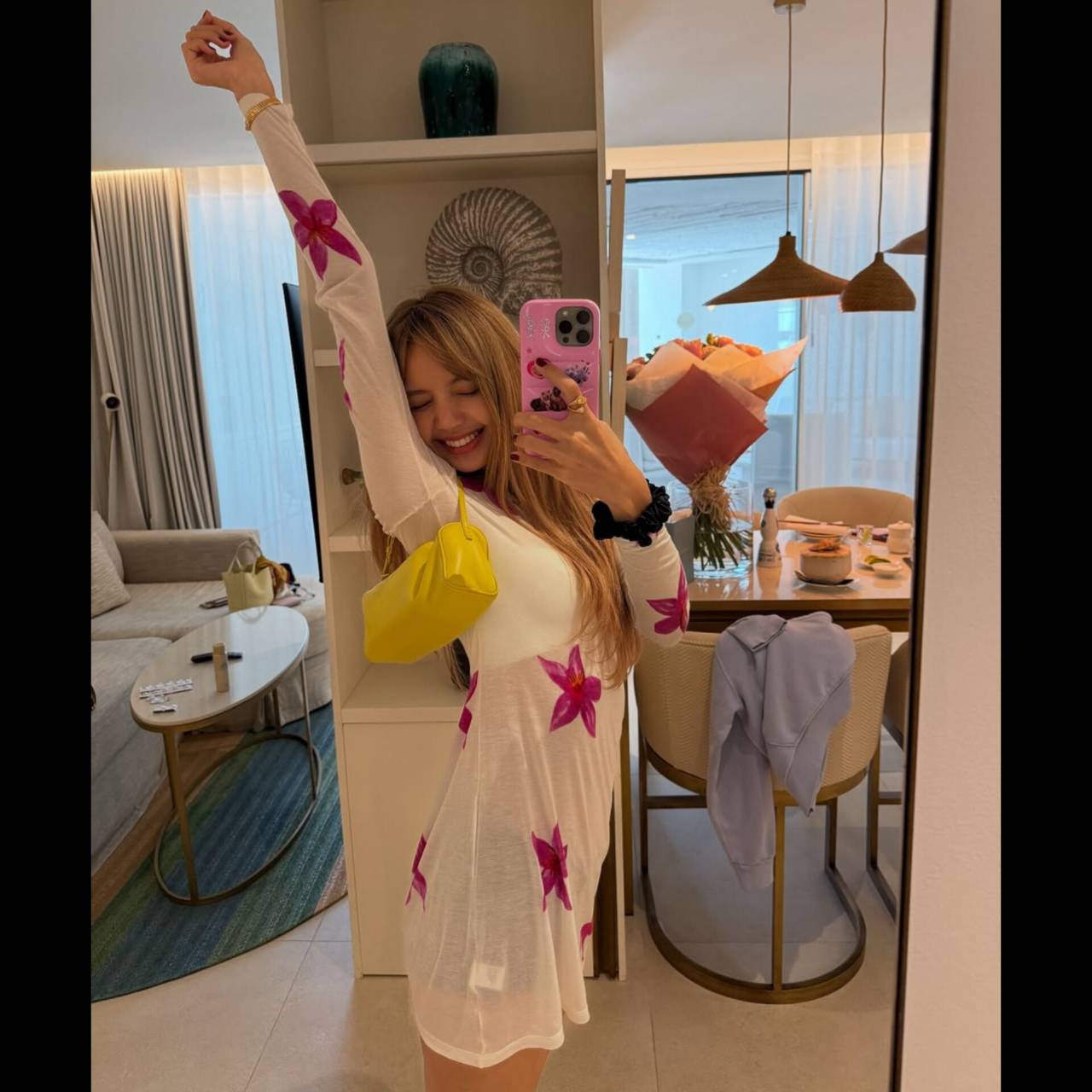 Momen yang diabadikan oleh penggemar Lisa (BLACKPINK)