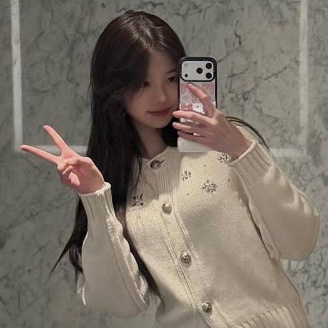 Behind-the-scenes cut of Jang Wonyoung (IVE)