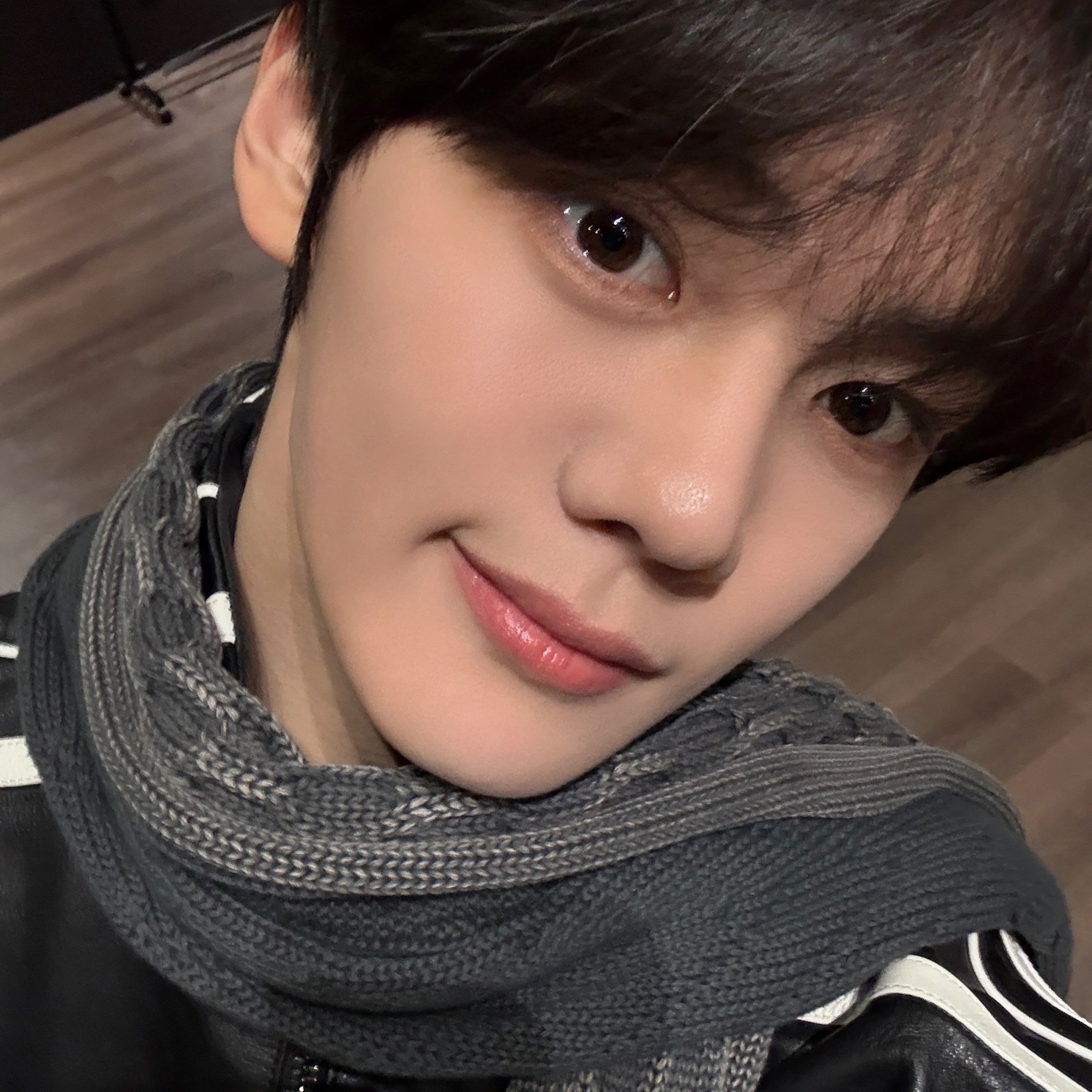 Behind-the-scenes cut of Kim Gyuvin (ZEROBASEONE)