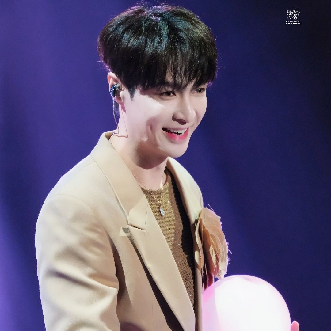 Foto terbaru Lay (EXO)