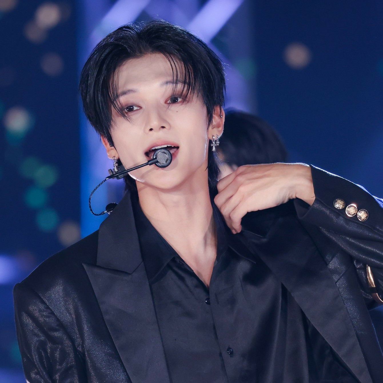 友榮 (ATEEZ)的最新活动照片