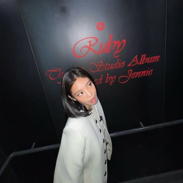A moment captured by Jennie (BLACKPINK)'s fan