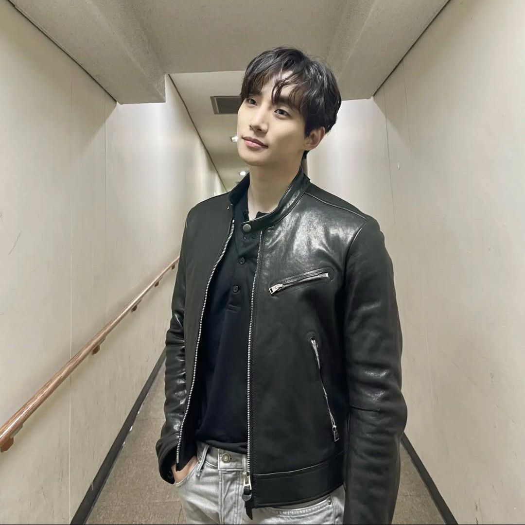 Latest photo of Junho (2PM)