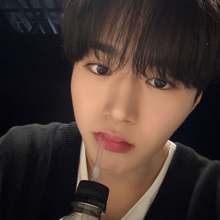 Behind-the-scenes cut of Kim Junseo (WEi)