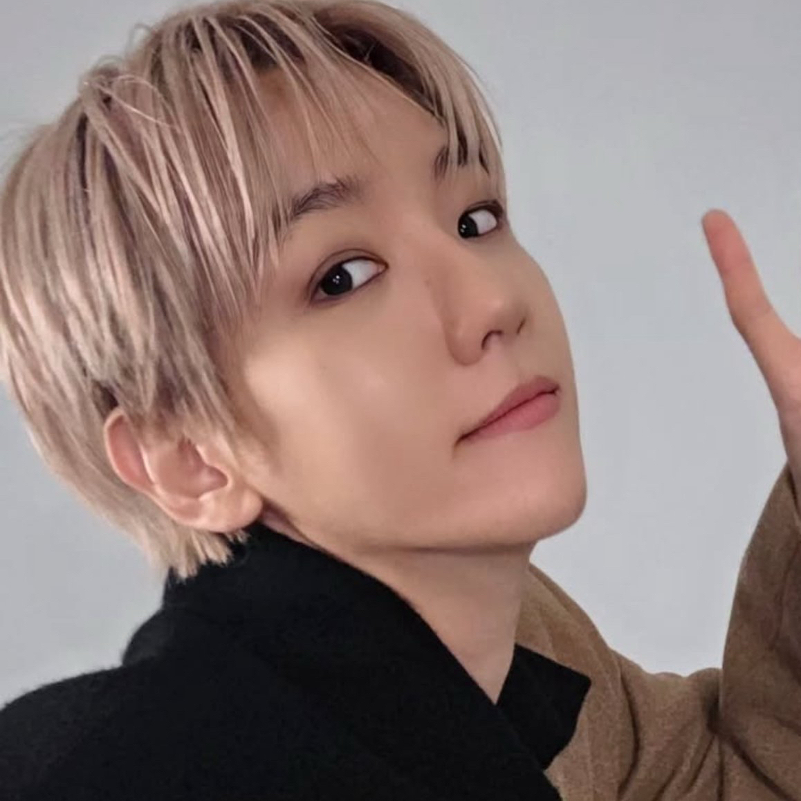 백현 (EXO)의 비하인드 컷