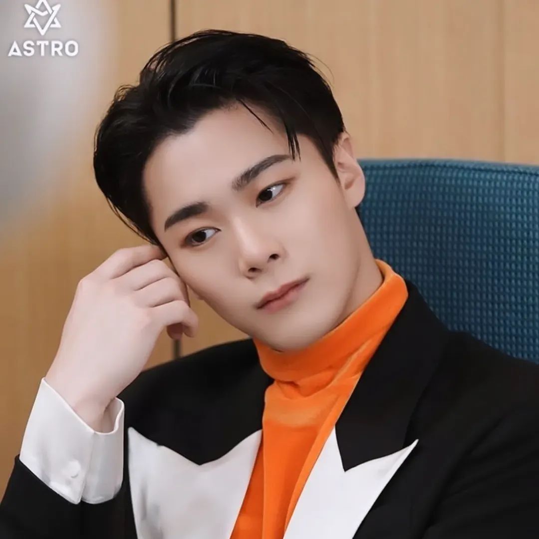 Latest photo of Moonbin (ASTRO)