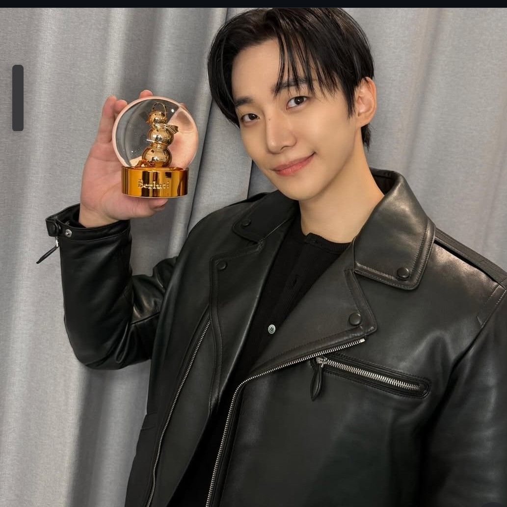 Behind-the-scenes cut of Junho (2PM)