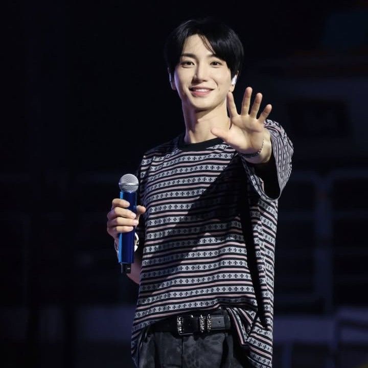 Behind-the-scenes cut of Leeteuk (Super Junior)