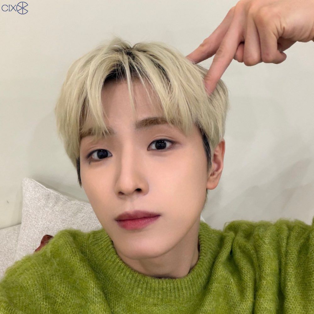 Behind-the-scenes cut of Yonghee (CIX)