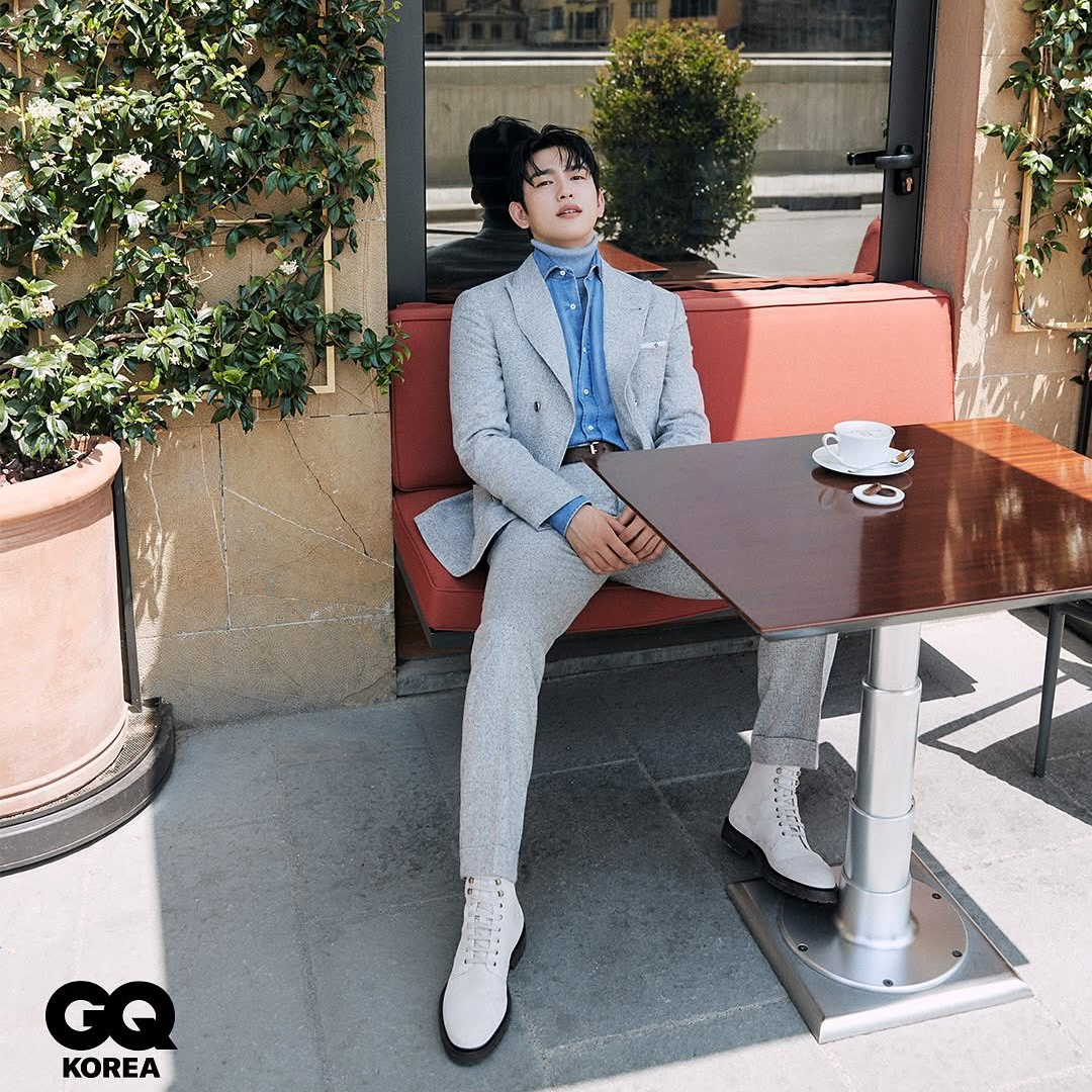 Latest photo of Jinyoung (GOT7)