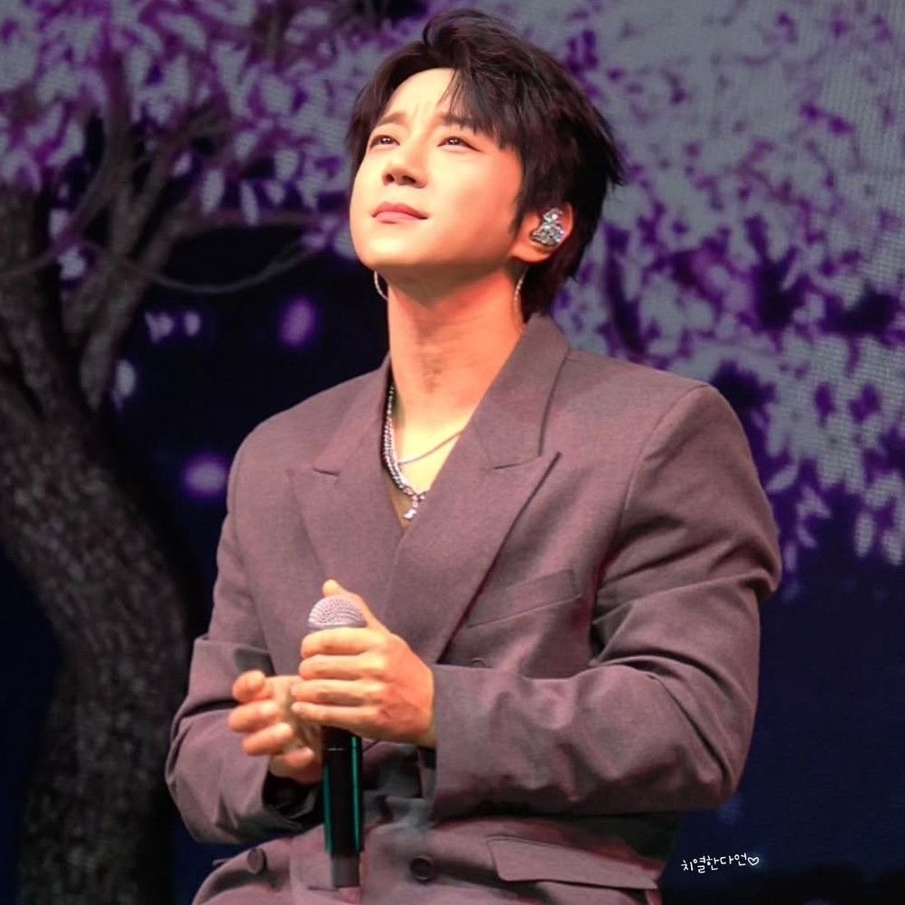 Behind-the-scenes cut of Hwang Chiyeol