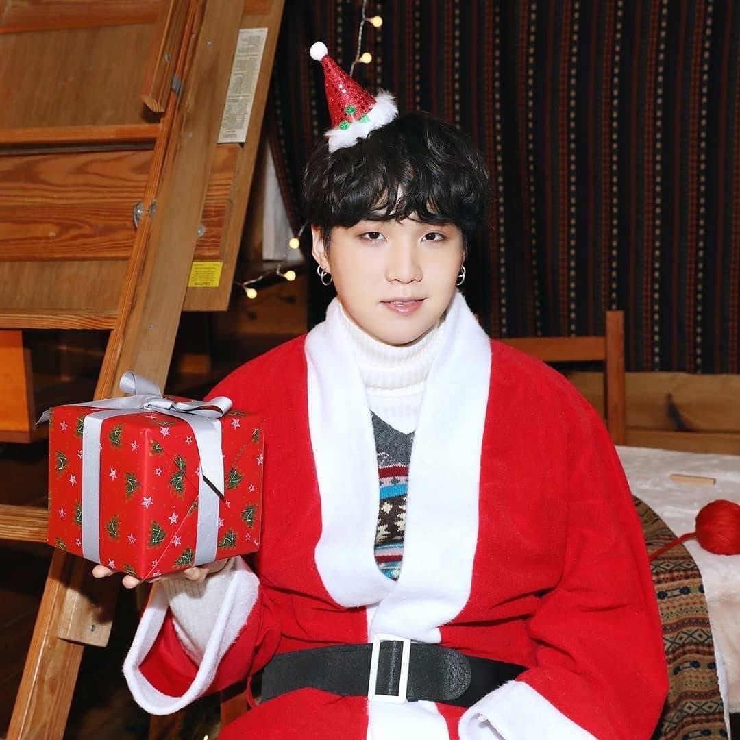 Foto terbaru SUGA (BTS)