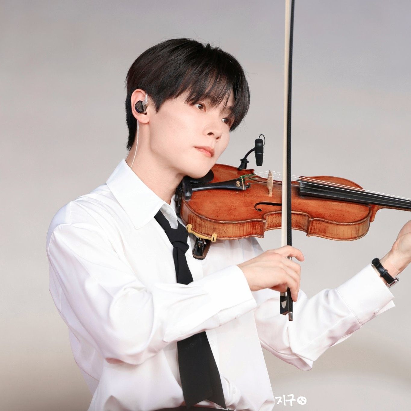 Latest photo of Shin Yechan (LUCY)
