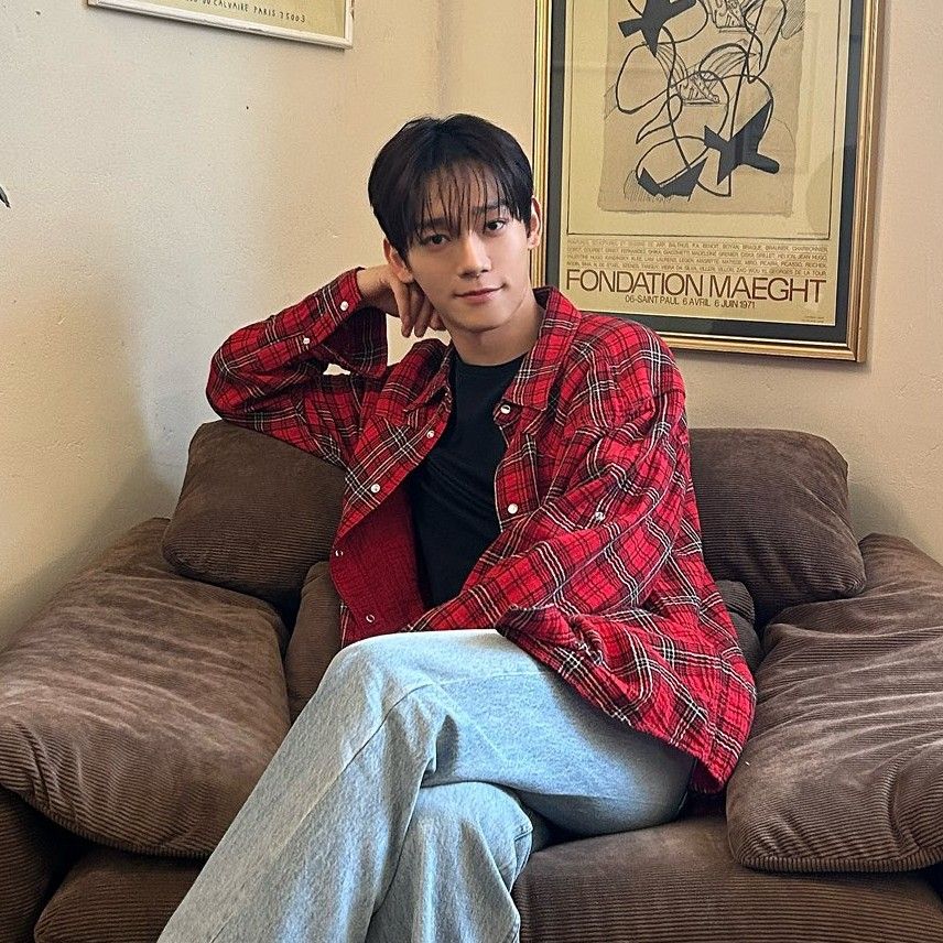 Behind-the-scenes cut of Chen (EXO)