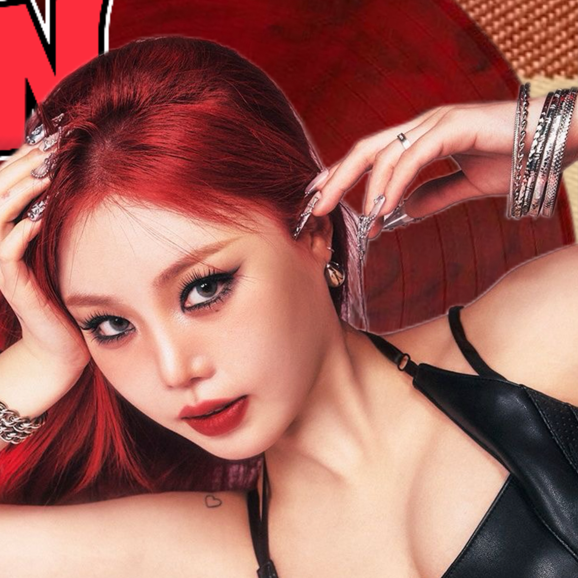 Behind-the-scenes cut of Soojin