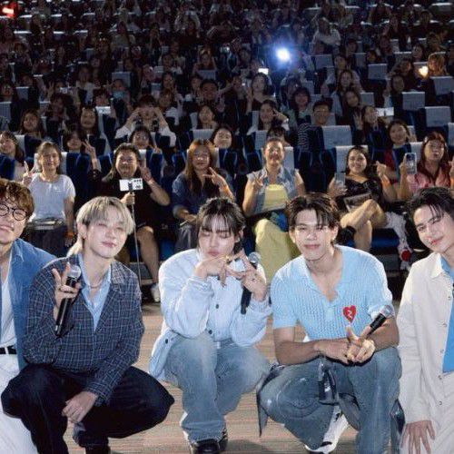 A moment captured by LYKN's fan