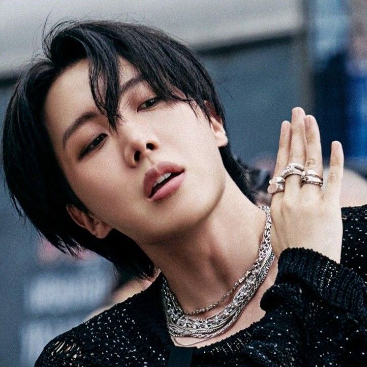 제이홉 (방탄소년단) 최근 활동샷